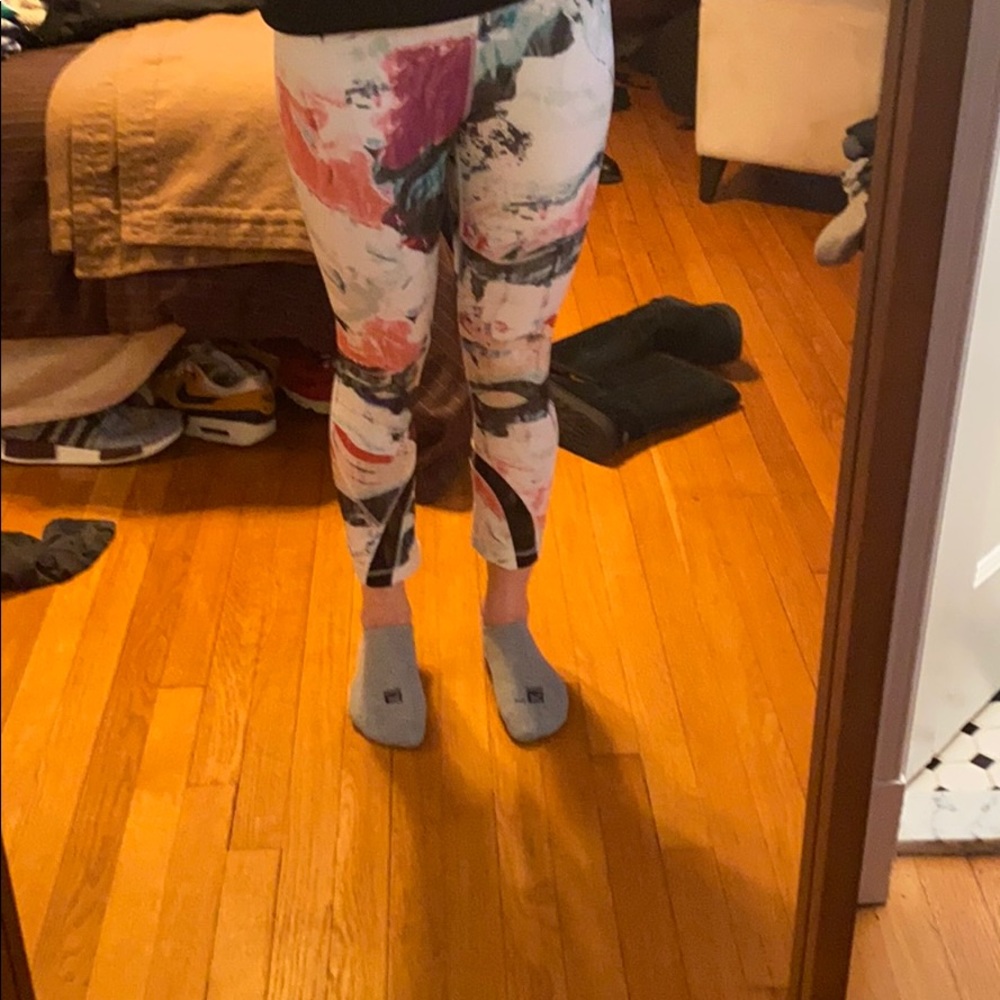 Lululemon multicolor crop size 6